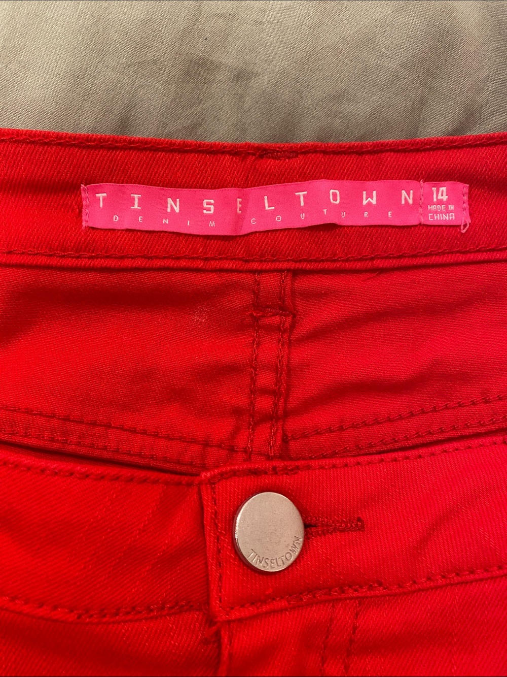 NWOT New Tinseltown Red Denim Shorts - Picture 4 of 4